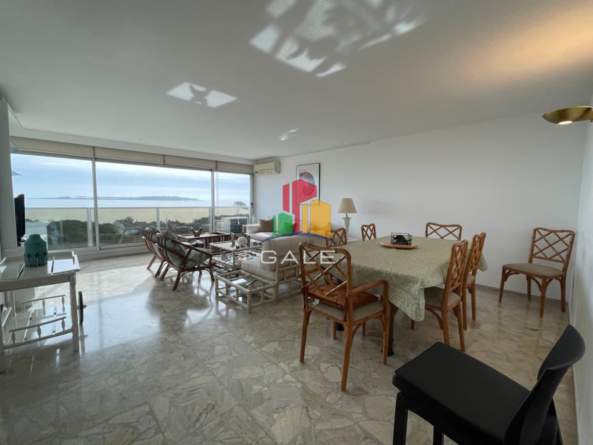 Gale Propiedades & Escribanía Apartamento ID.4364 - primera linea de playa mansa