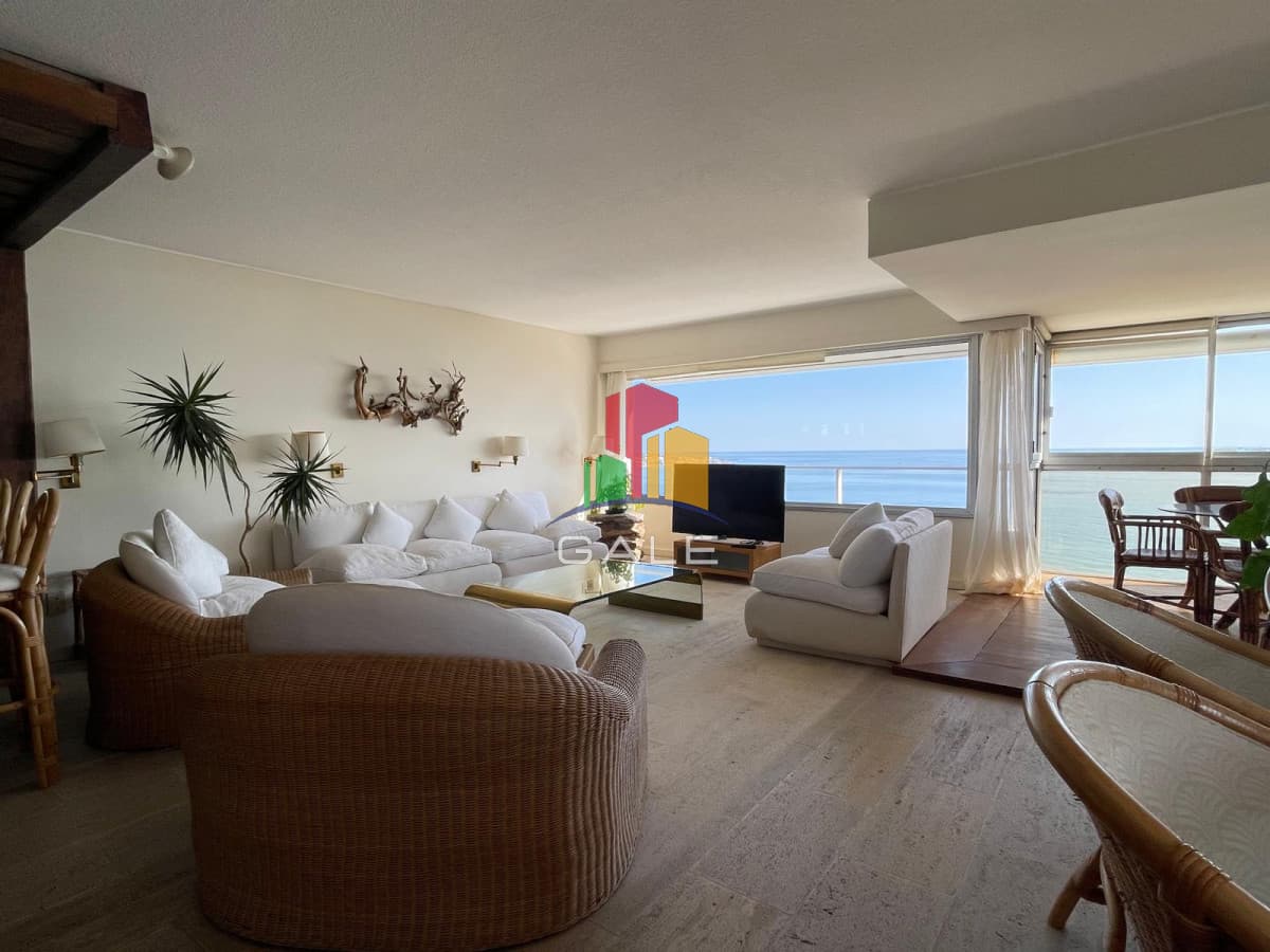 Gale Propiedades & Escribanía Apartamento ID.2757 - apartamento en primera linea de playa mansa