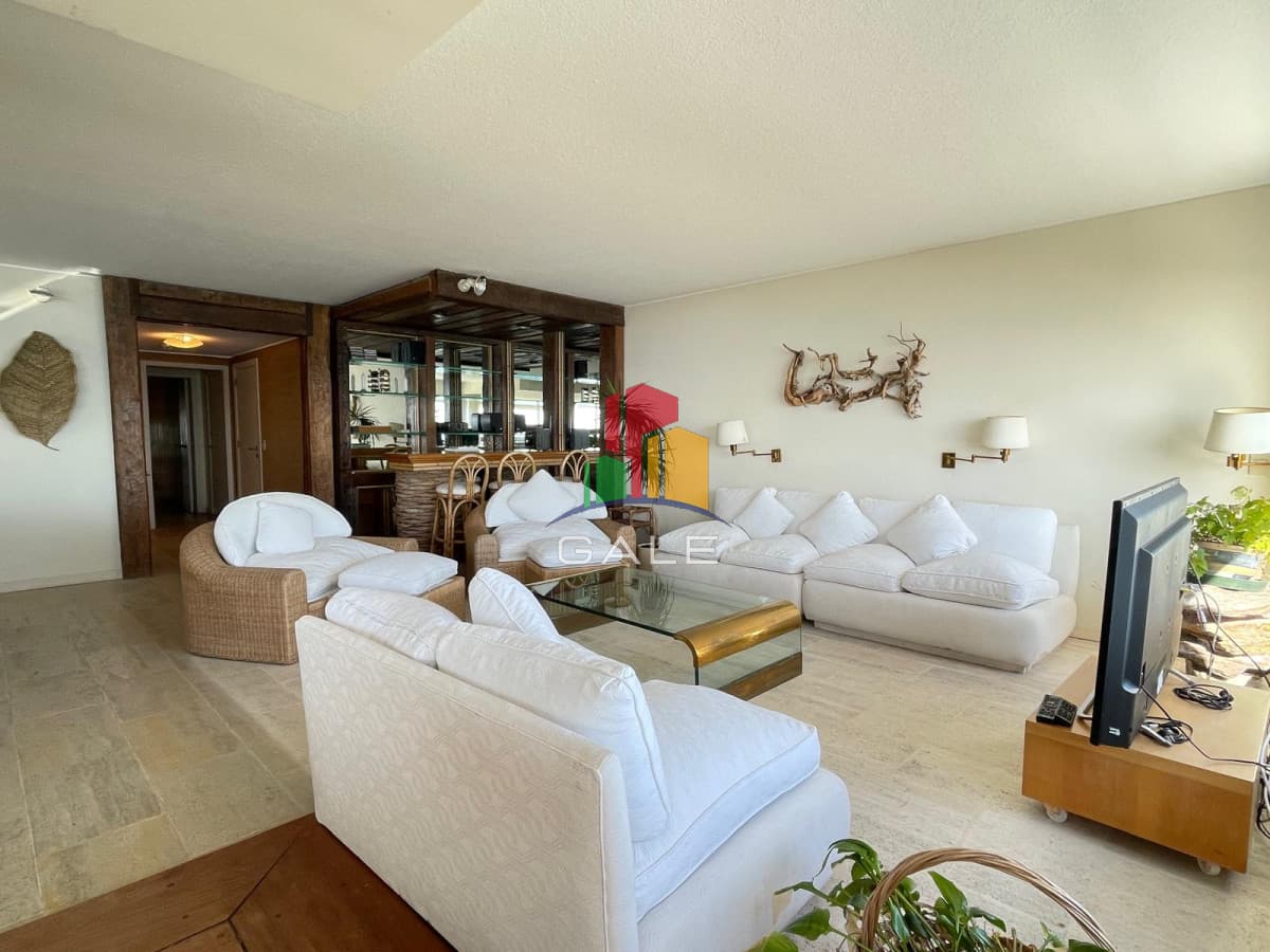 Gale Propiedades & Escribanía Apartamento ID.2757 - apartamento en primera linea de playa mansa