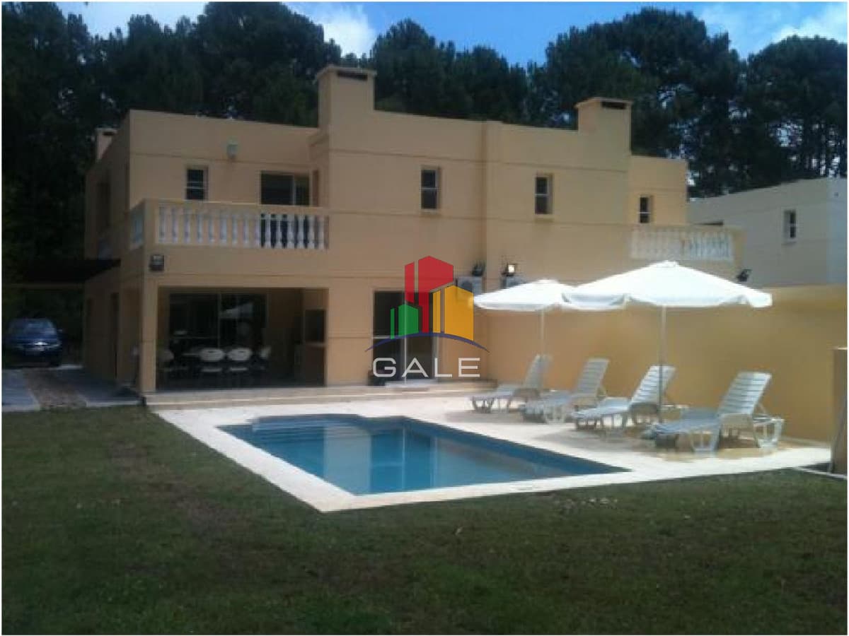 Gale Propiedades & Escribanía Casa ID.874 - casa en impecable estado zona de punta ballena