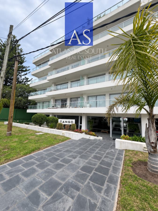Apartamento 2 dormitorios edificio moderno excelentes servicios y gastos bajos