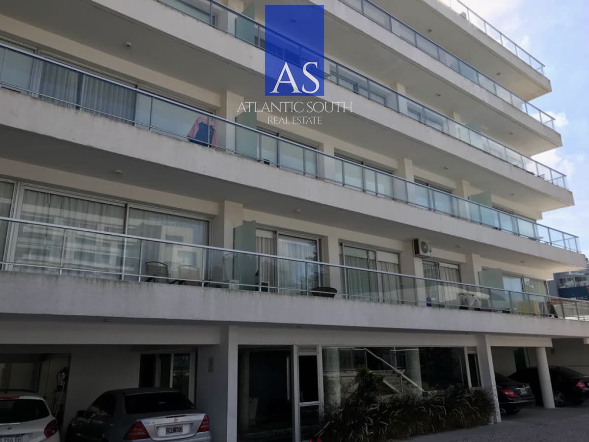 Apartamento 2 dormitorios edificio moderno excelentes servicios y gastos bajos