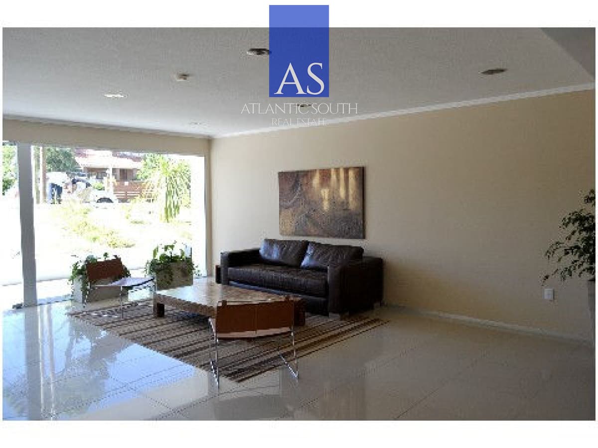 Apartamento 2 dormitorios edificio moderno excelentes servicios y gastos bajos