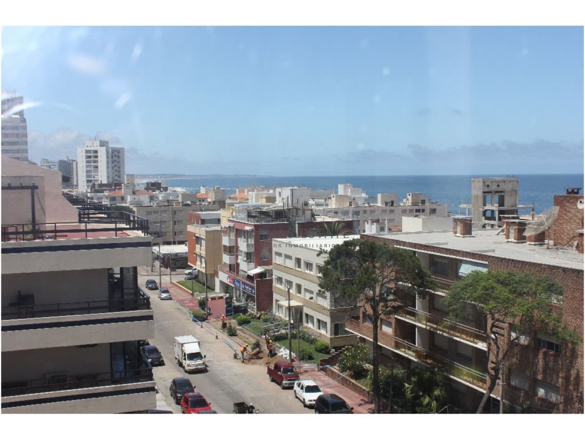 Apartamento ID.2780 -  Peninsula. 3 dormitorios, 1 en suite y dependencia