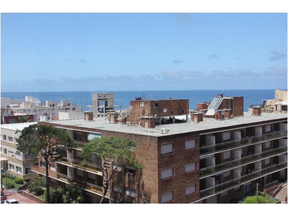 Apartamento ID.2780 -  Peninsula. 3 dormitorios, 1 en suite y dependencia
