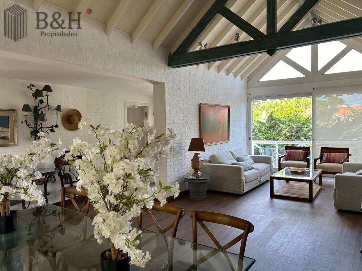 Hermosa Casa en Playa Mansa consulte!!!!