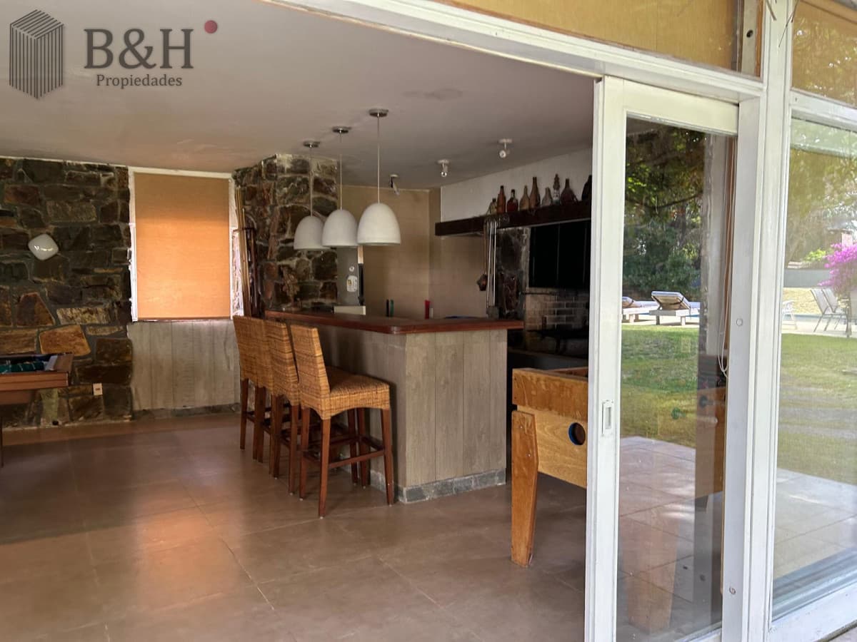 Hermosa Casa en Playa Mansa consulte!!!!