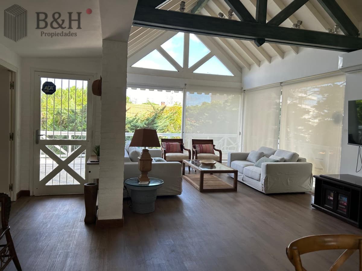 Hermosa Casa en Playa Mansa consulte!!!!