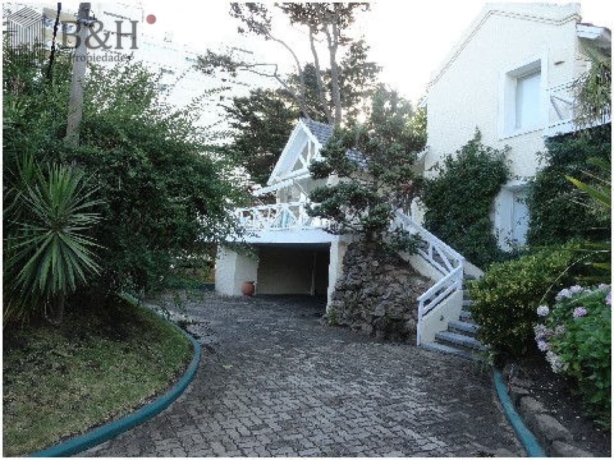 Hermosa Casa en Playa Mansa consulte!!!!