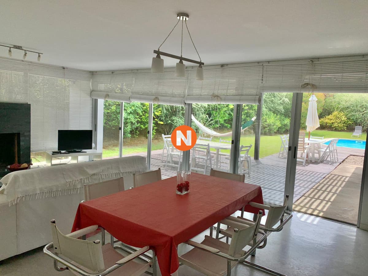 Muy linda casa en la barra