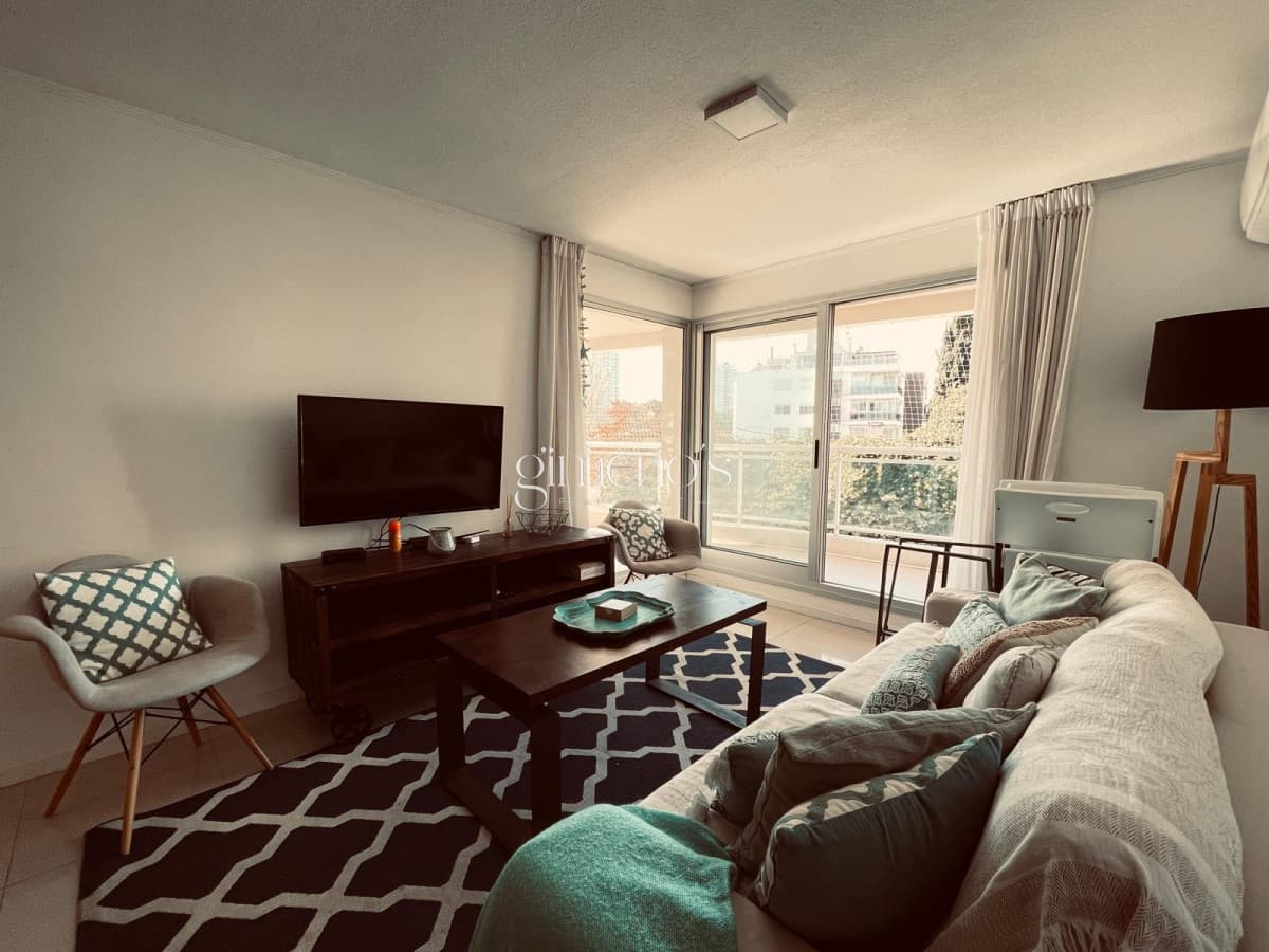 Apartamento de 3 Dormorios en Venta - Punta del Este - Aidy Grill