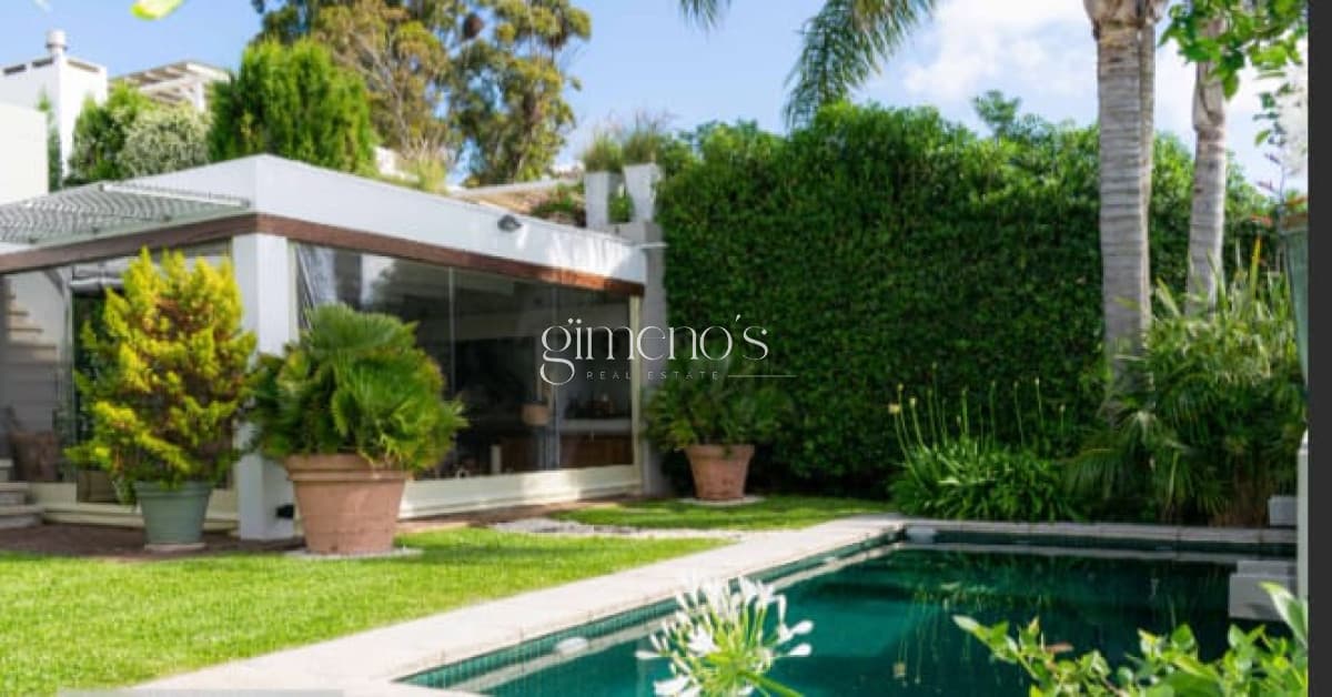 Apartamento en Venta con piscina y patio de uso exclusivo - Punta Ballena