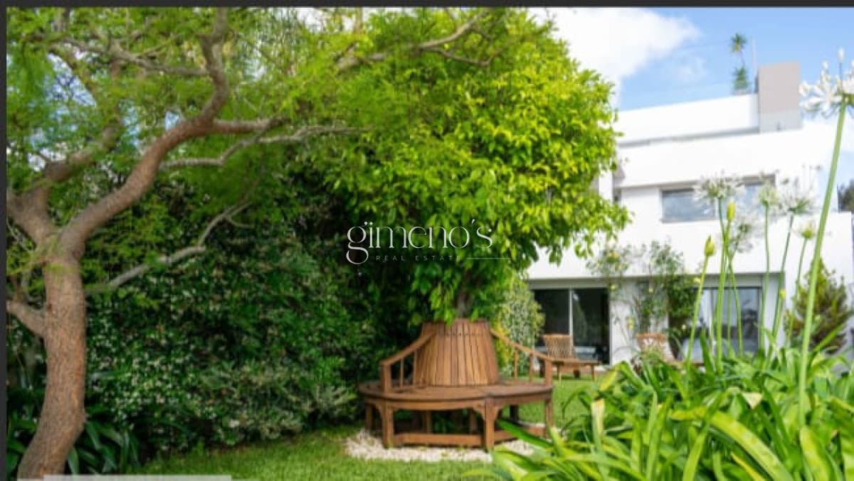 Apartamento en Venta con piscina y patio de uso exclusivo - Punta Ballena