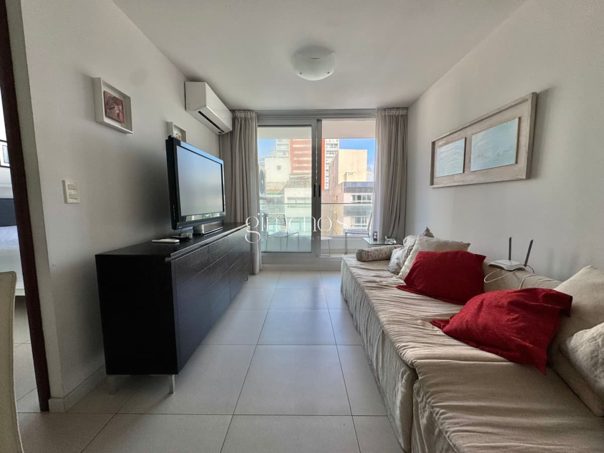 Apartamento de 1 Dormitorio en Venta - Península - Punta del Este