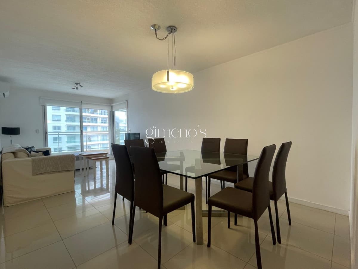 Apartamento en Venta de 3 Dormitorios en Punta del Este - Aidy Grill