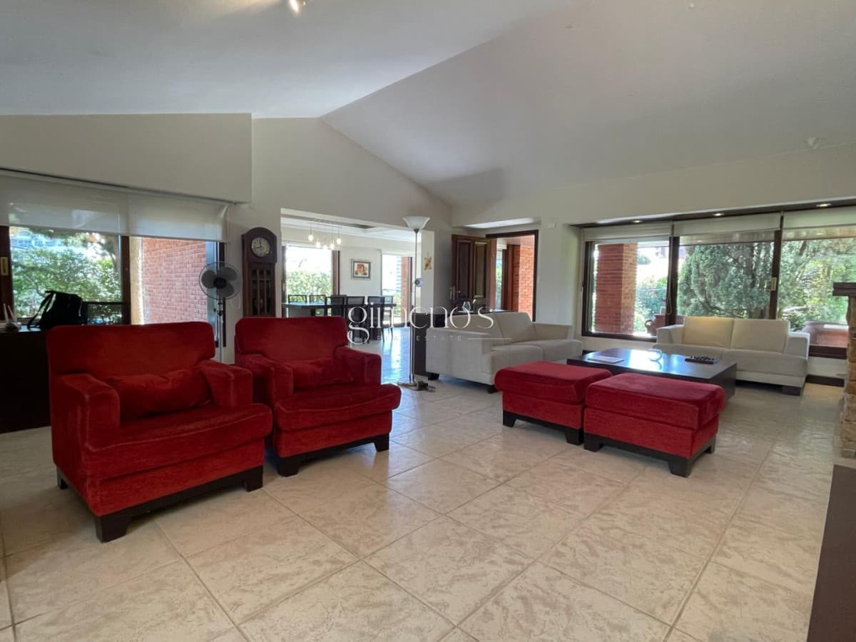 Venta de Casa Playa Mansa 4 Dormitorios-Punta del Este