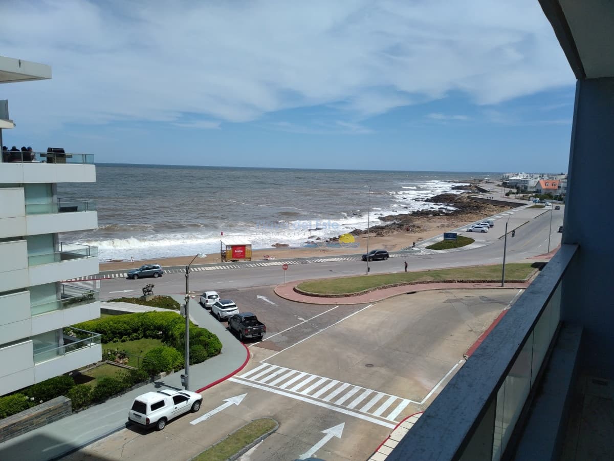 apartamento con vista a playa brava zona de Peninsula  - Inmobiliaria Playa del Este