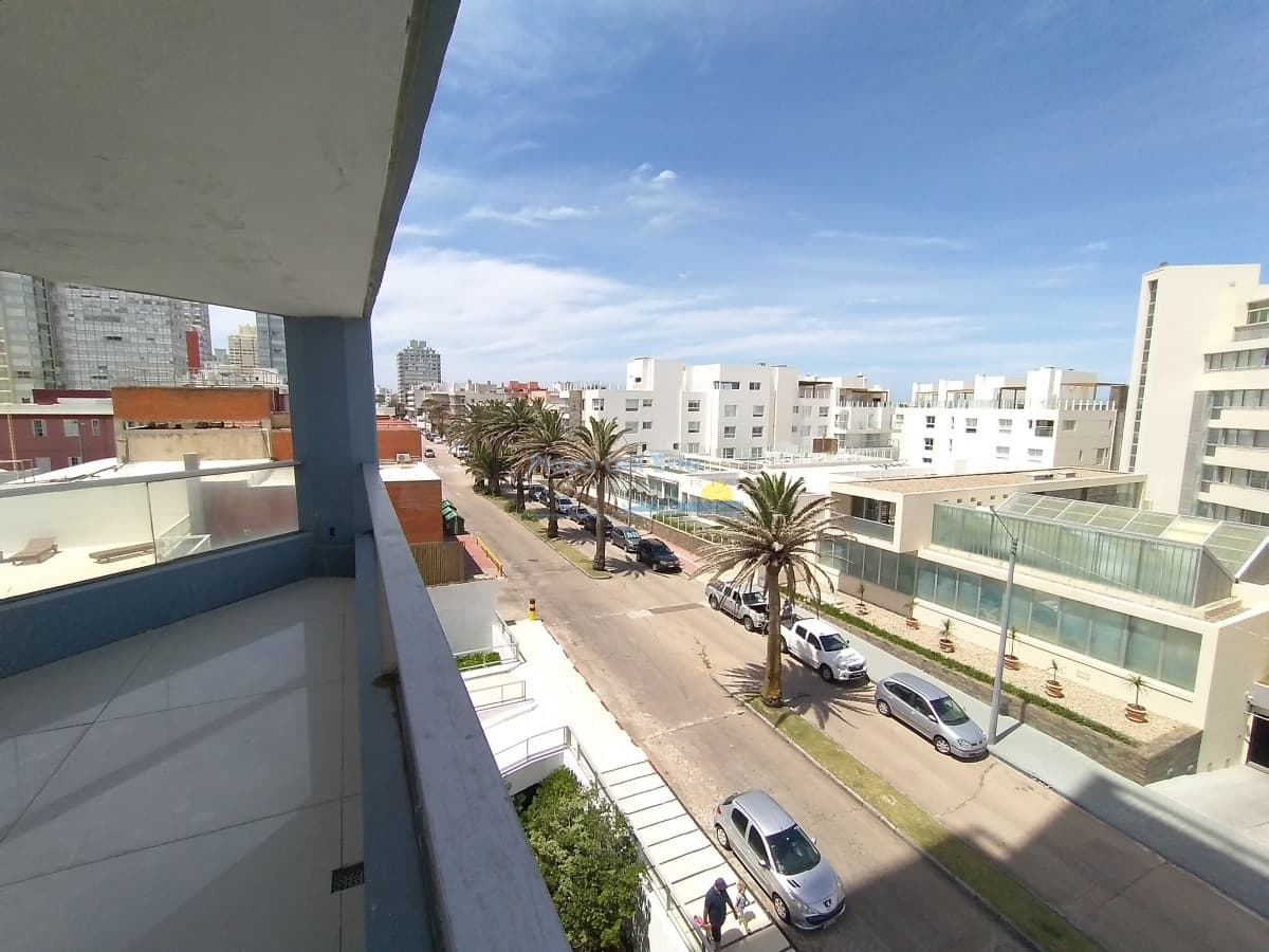 apartamento con vista a playa brava zona de Peninsula  - Inmobiliaria Playa del Este