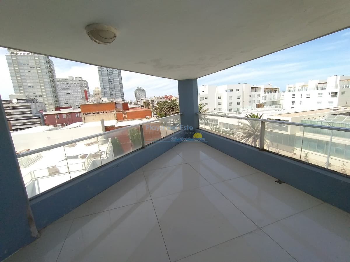 apartamento con vista a playa brava zona de Peninsula  - Inmobiliaria Playa del Este