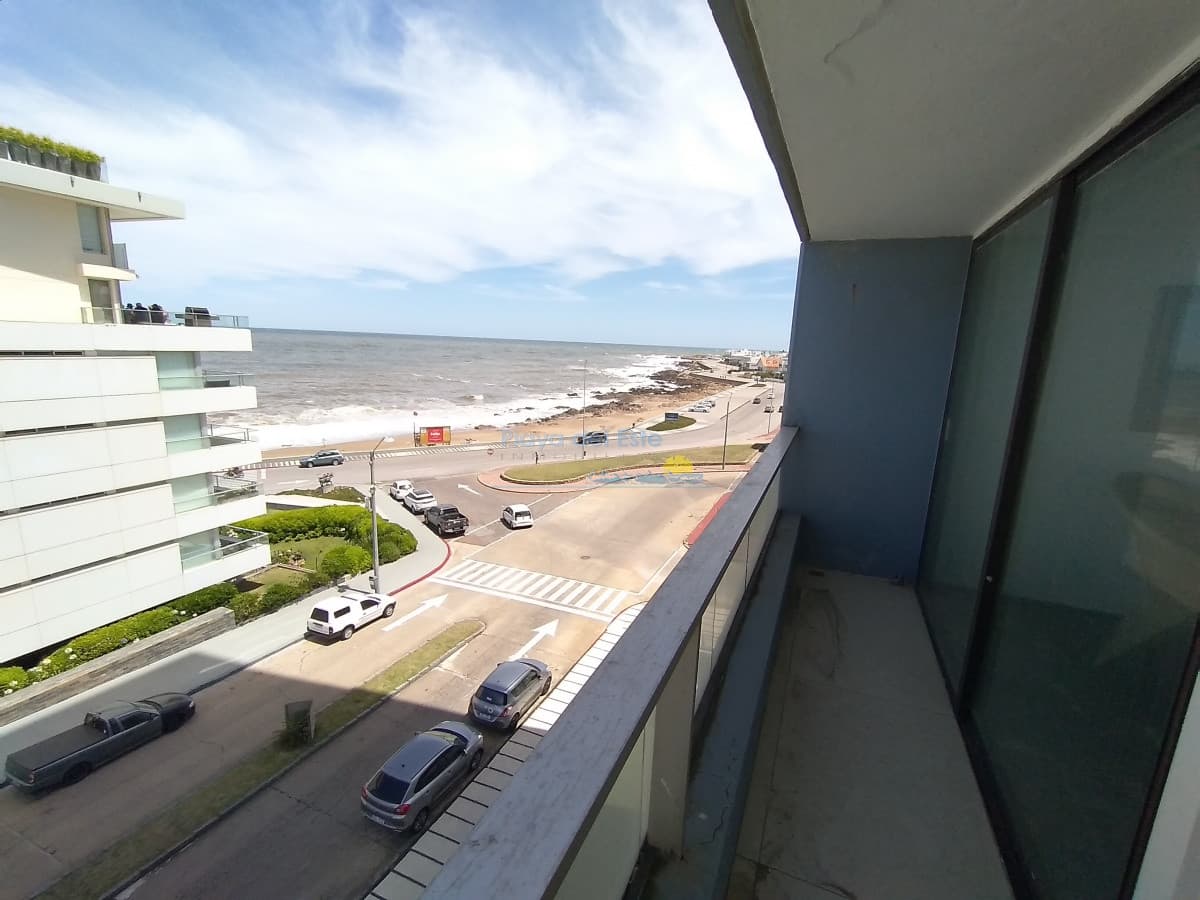 apartamento con vista a playa brava zona de Peninsula  - Inmobiliaria Playa del Este