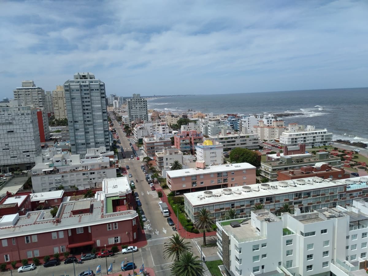 apartamento en zona de Peninsula  con hermosa vista a playa brava  - Inmobiliaria Playa del Este