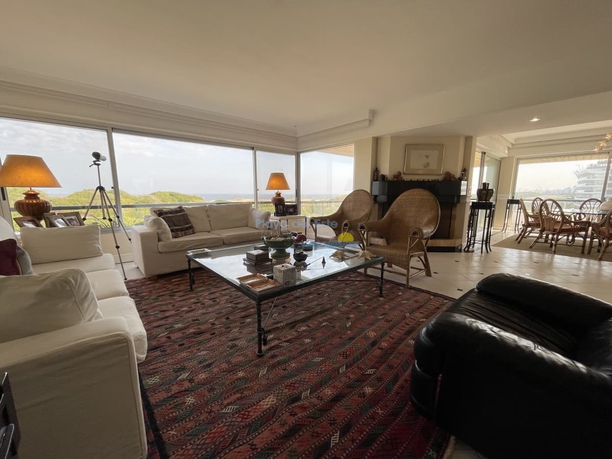 Amplio apartamento en primera línea  - Inmobiliaria Playa del Este