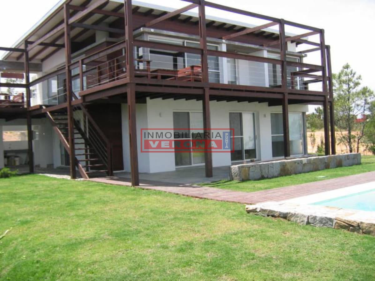 Casa en zona de manantiales  - Inmobiliaria Verona Punta