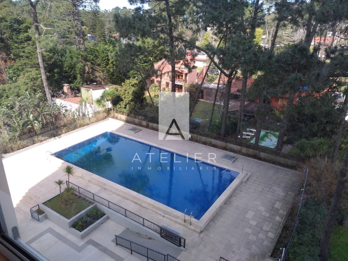 Venta de apartamento 2 dormitorios, oportunidad, Punta del Este