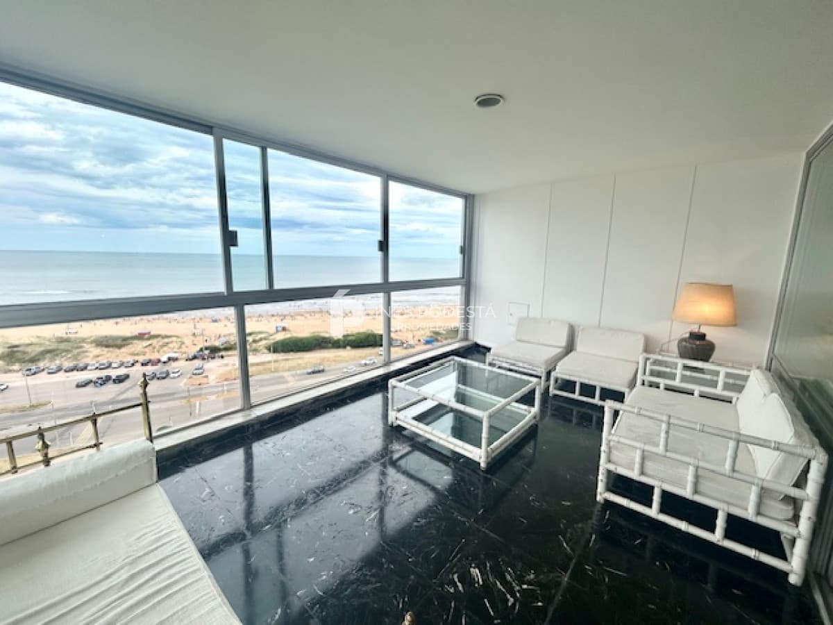 Apartamento ID.41238 - Edificio Pez Espada 3 dormitorios y dependencia de servicio Punta del Este