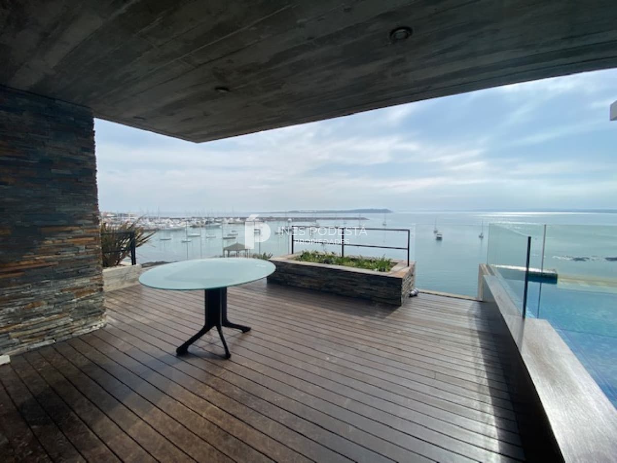 Apartamento ID.7716 - Venta en Puerto apartamento Pent House 4 dormitorios