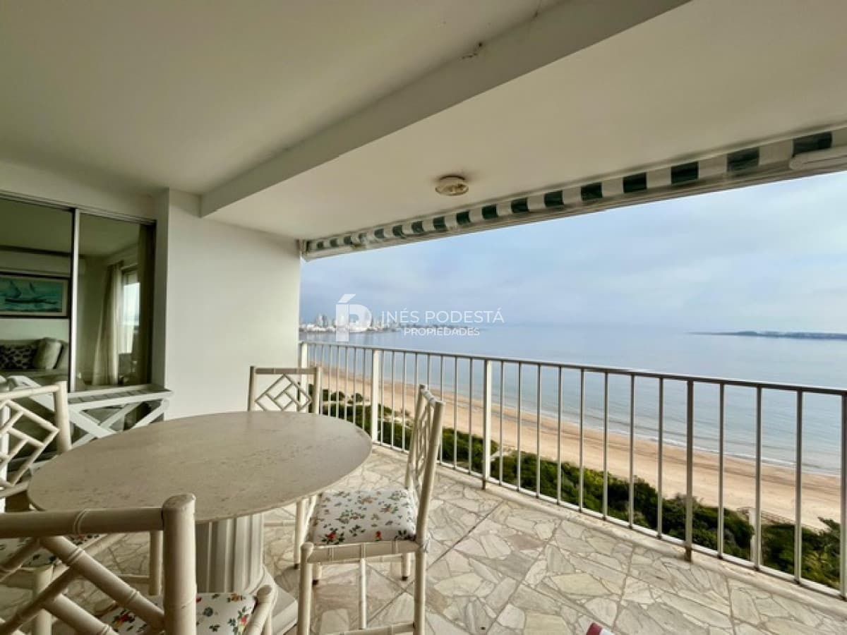 Apartamento ID.2053 - Venta pent house con 3 dormitorios y dependencia de servicio