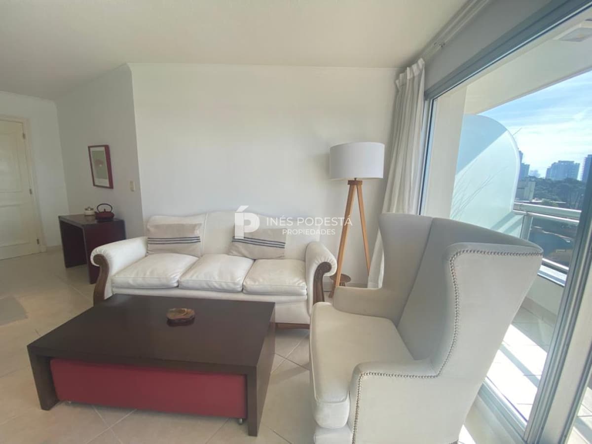 Apartamento ID.952 - Apartamento en Venta de 2 Dormitorios en Punta del Este