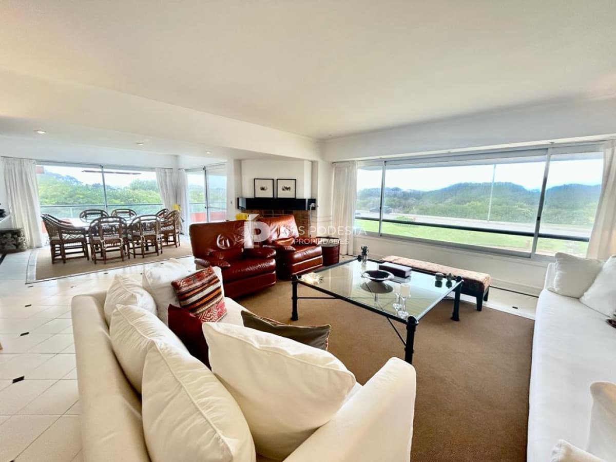 Alquiler en Brava con 4 suites! Frente al mar