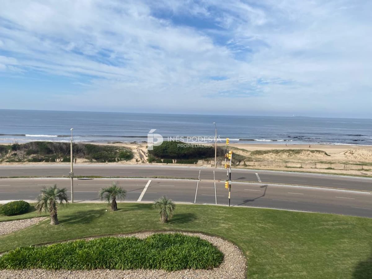Apartamento ID.39750 - Venta 3 dormitorios y dependencia de servicio Brava