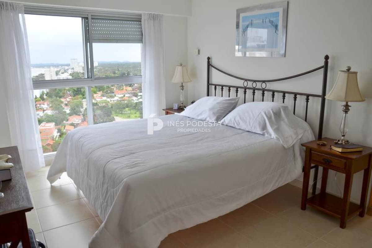 Apartamento en Alquiler, Mansa, Punta del Este, 3 Dormitorios.
