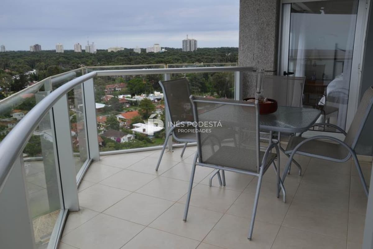 Apartamento en Alquiler, Mansa, Punta del Este, 3 Dormitorios.