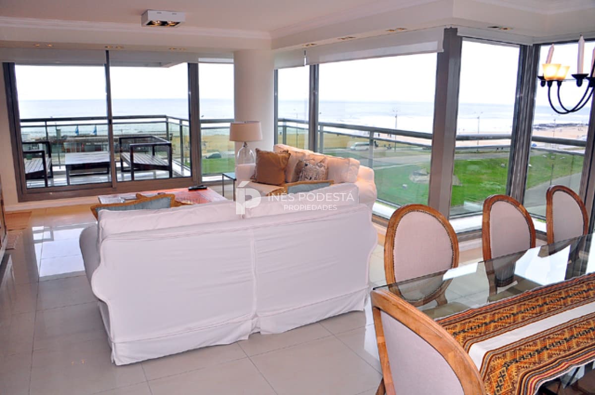 Apartamento ID.5453 - Apartamento en Venta y Aqluiler, Brava, Punta del Este, 3 Dormitorios.