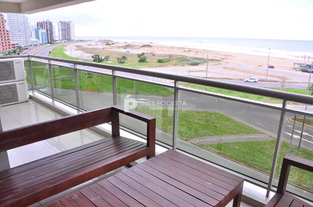 Apartamento ID.5453 - Apartamento en Venta y Aqluiler, Brava, Punta del Este, 3 Dormitorios.