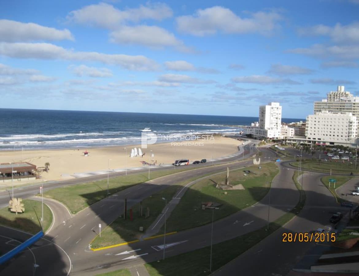 Apartamento ID.7095 - Apartamento en Venta y Aqluiler, Brava, Punta del Este, 3 Dormitorios.