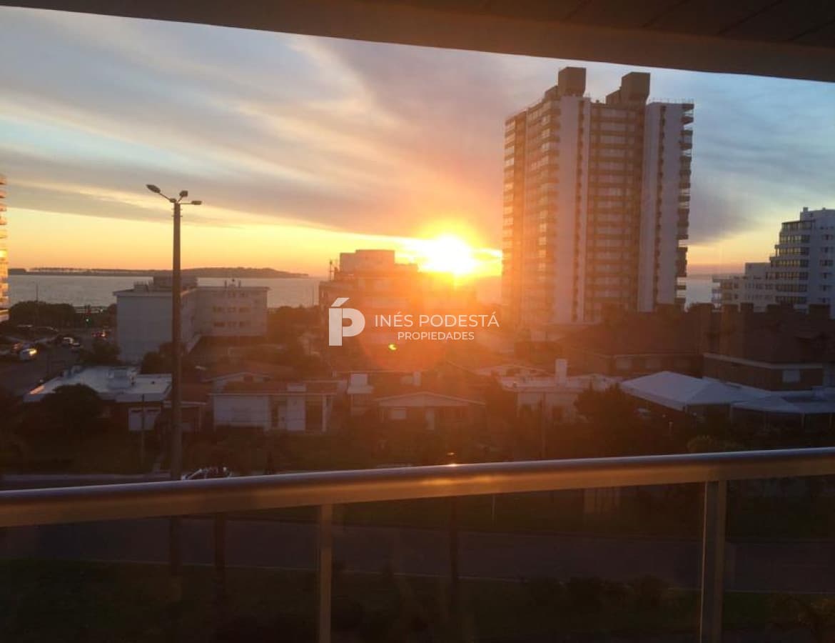 Departamento en alquiler de 2 dormitorios en Punta del Este