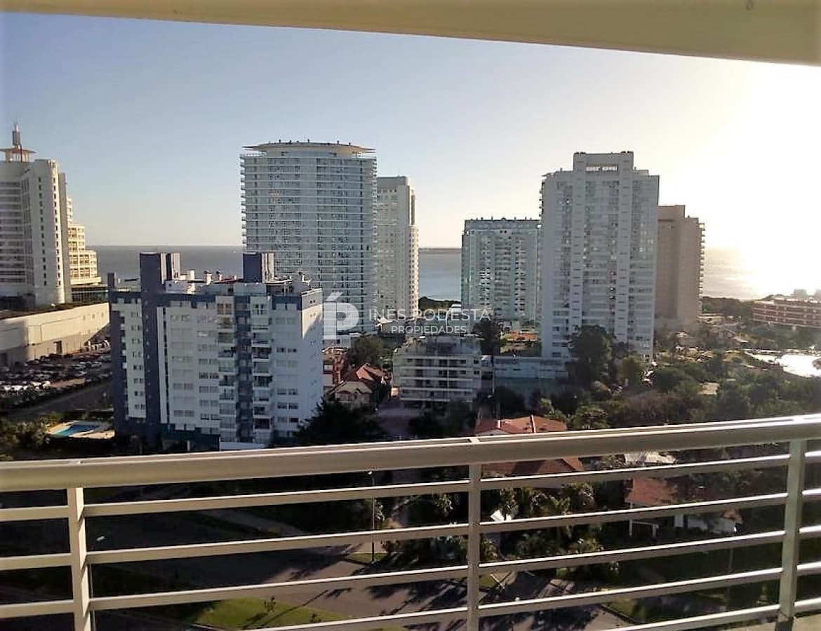 Apartamento ID.8675 - Apartamento en Venta, Mansa, Punta del Este, 2 Dormitorios.
