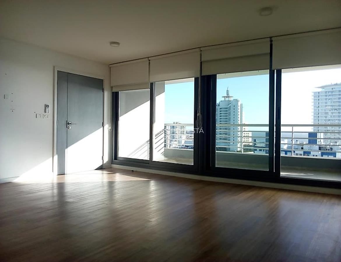 Apartamento ID.8675 - Apartamento en Venta, Mansa, Punta del Este, 2 Dormitorios.