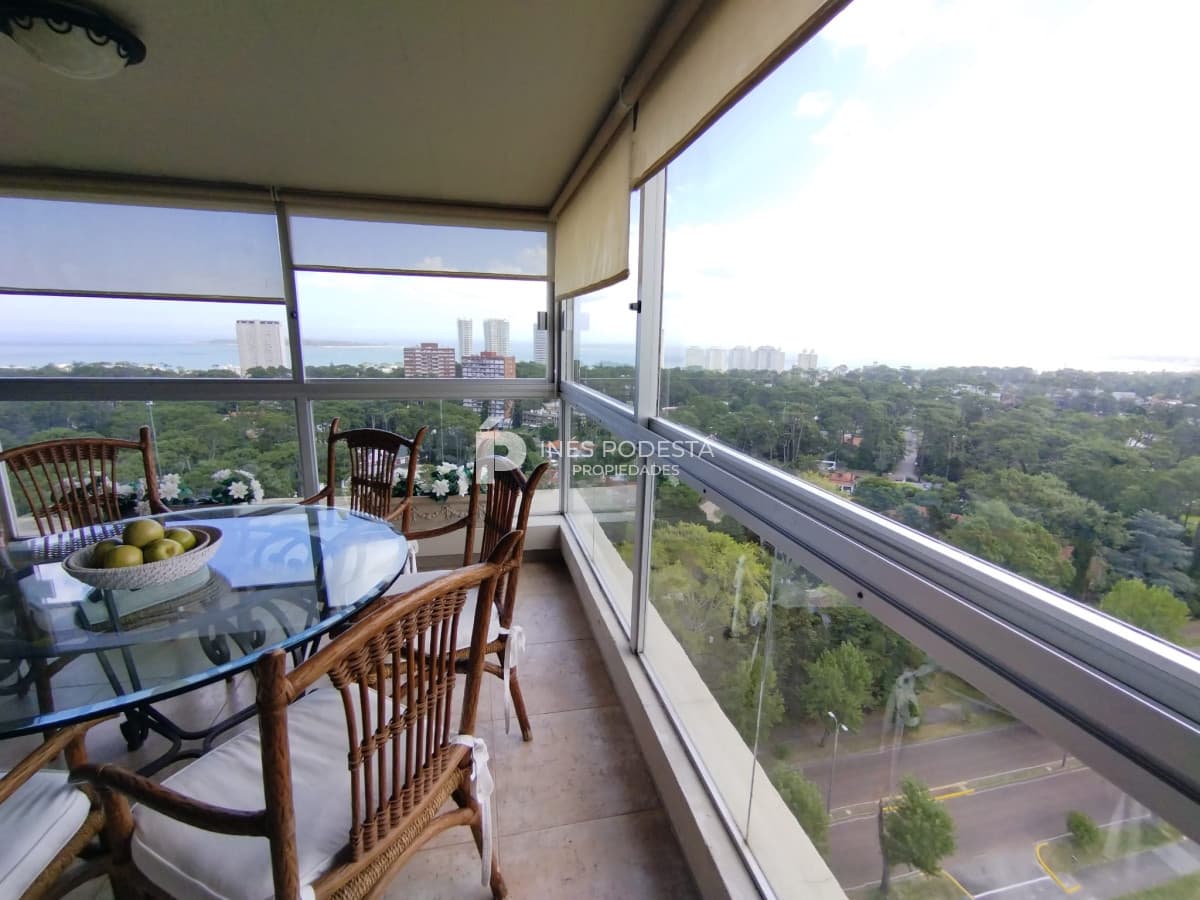 Apartamento ID.38528 - Venta departamento con 3 dormitorios y dependencia de servicio