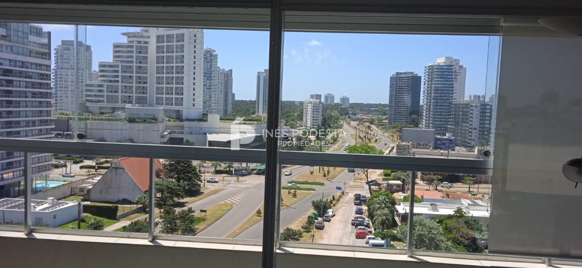 Apartamento en Alquiler de 3 Dormitorios.