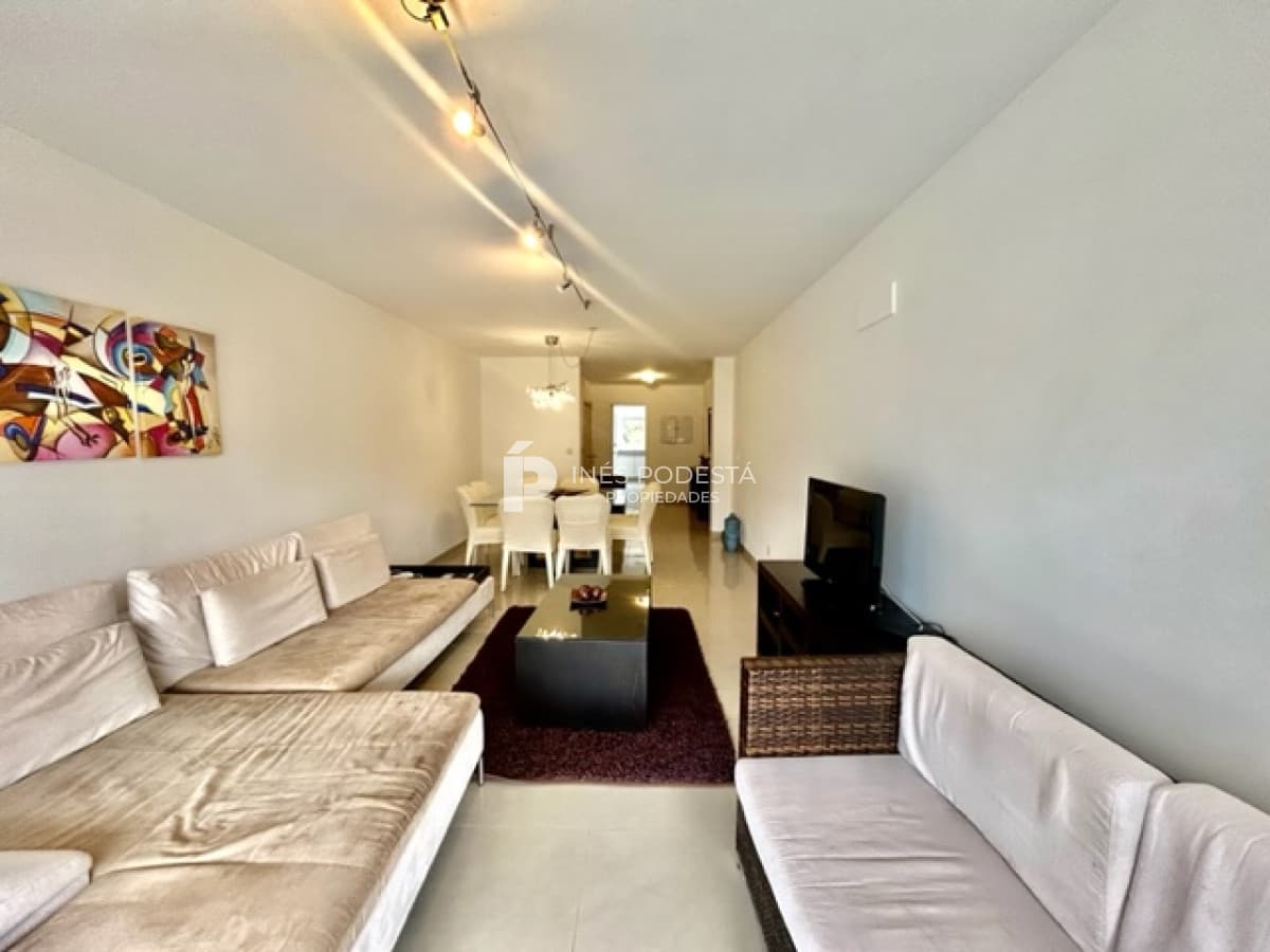 Rincón del Indio con 2 dormitorios y 2 baños (ppal en suite)