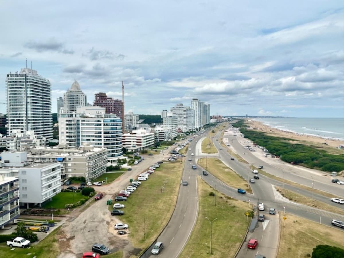 Apartamento ID.41238 - Edificio Pez Espada 3 dormitorios y dependencia de servicio Punta del Este