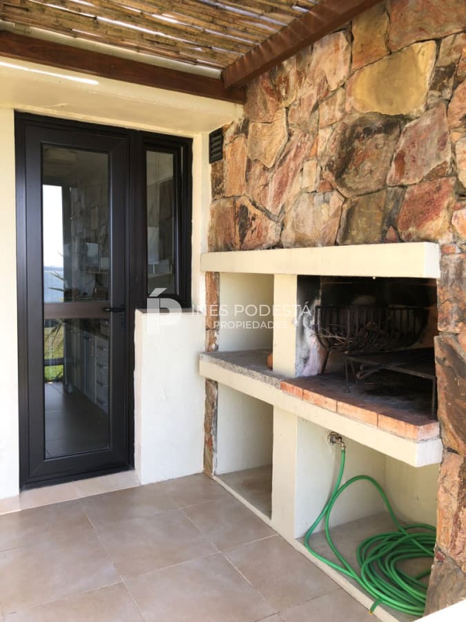 Apartamento en Alquiler Punta Ballena de 2 Dormitorios