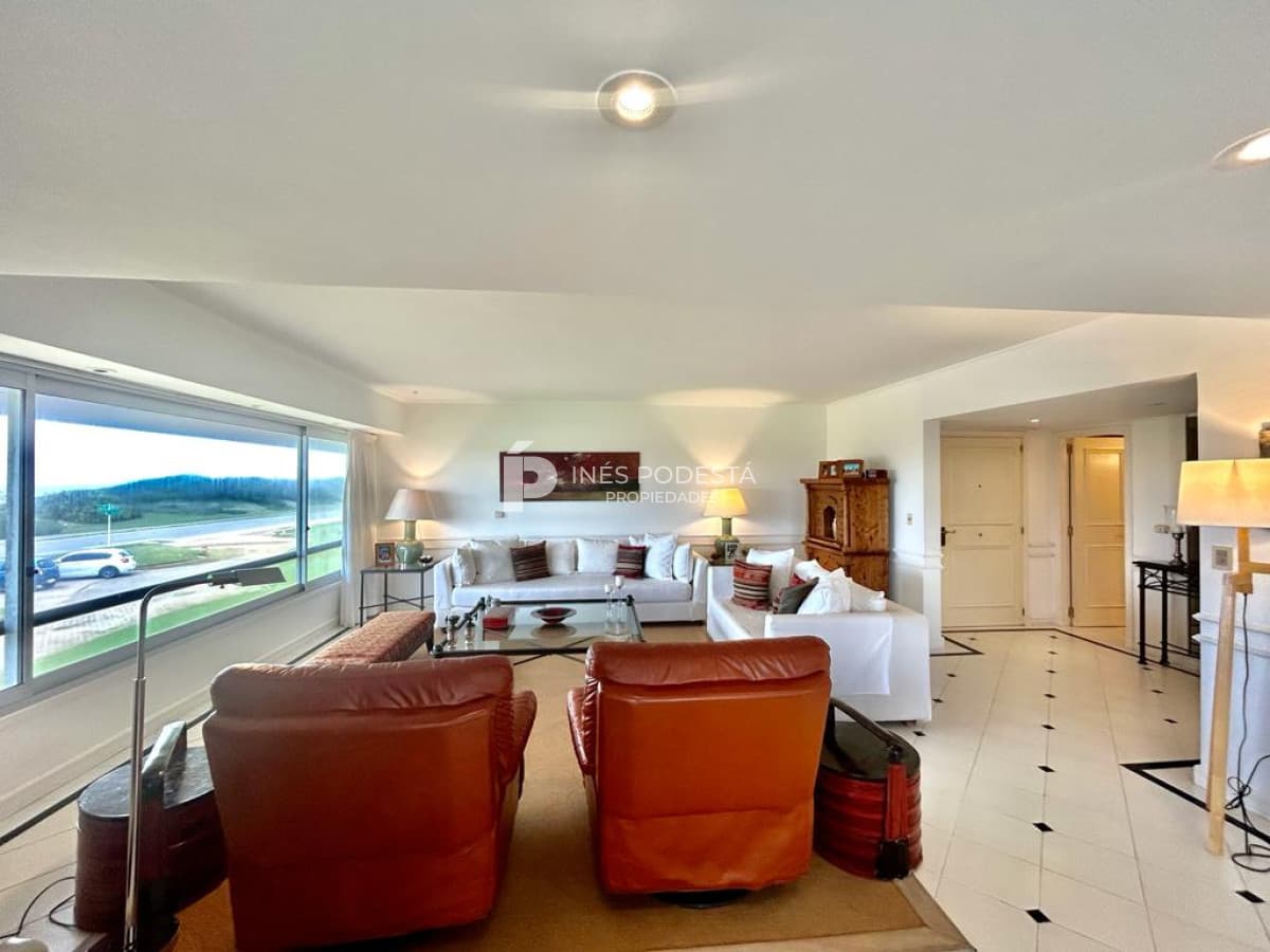 Alquiler en Brava con 4 suites! Frente al mar