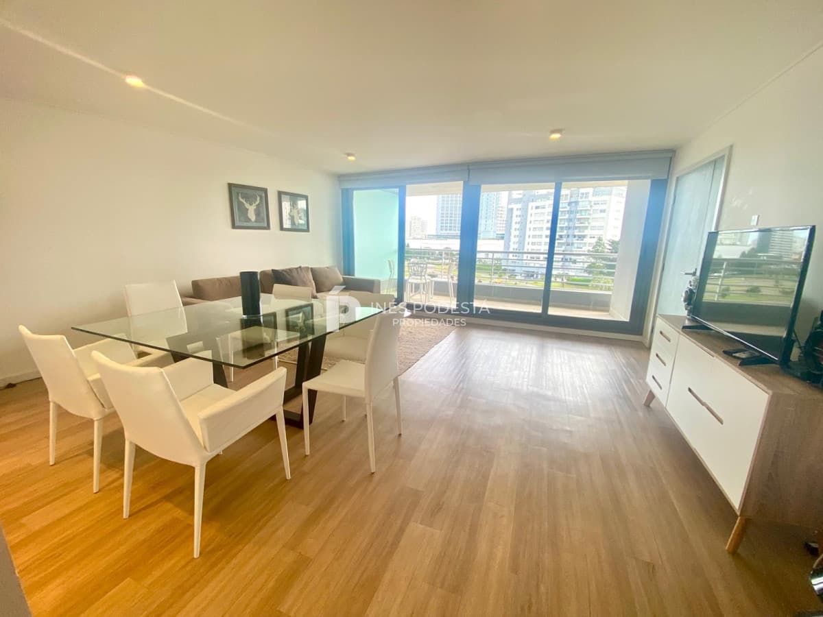 Apartamento ID.40099 - Apartamento en Mansa de 2 dormitorios Punta del este