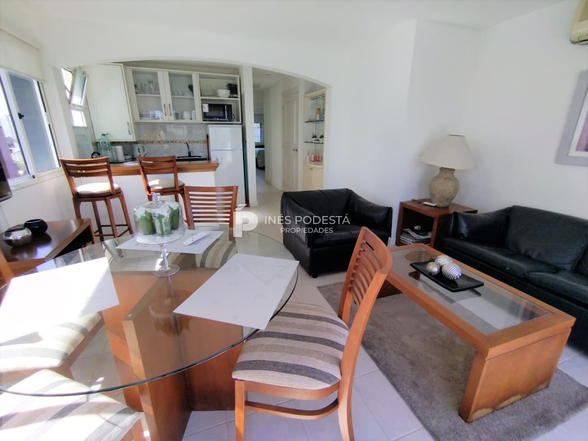 Alquiler Apartamento con 2 Dormitorios